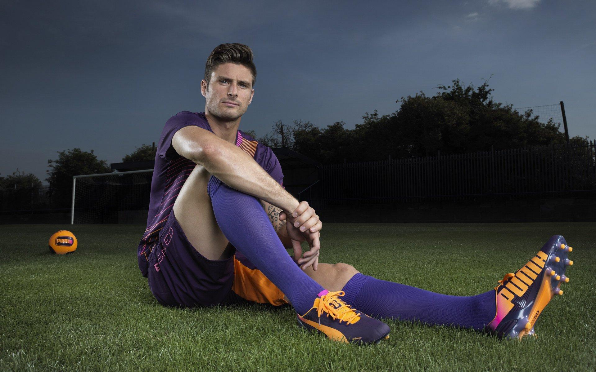 欧文发声支持朗佐,拉瓦尔应放手,让球场上见真章