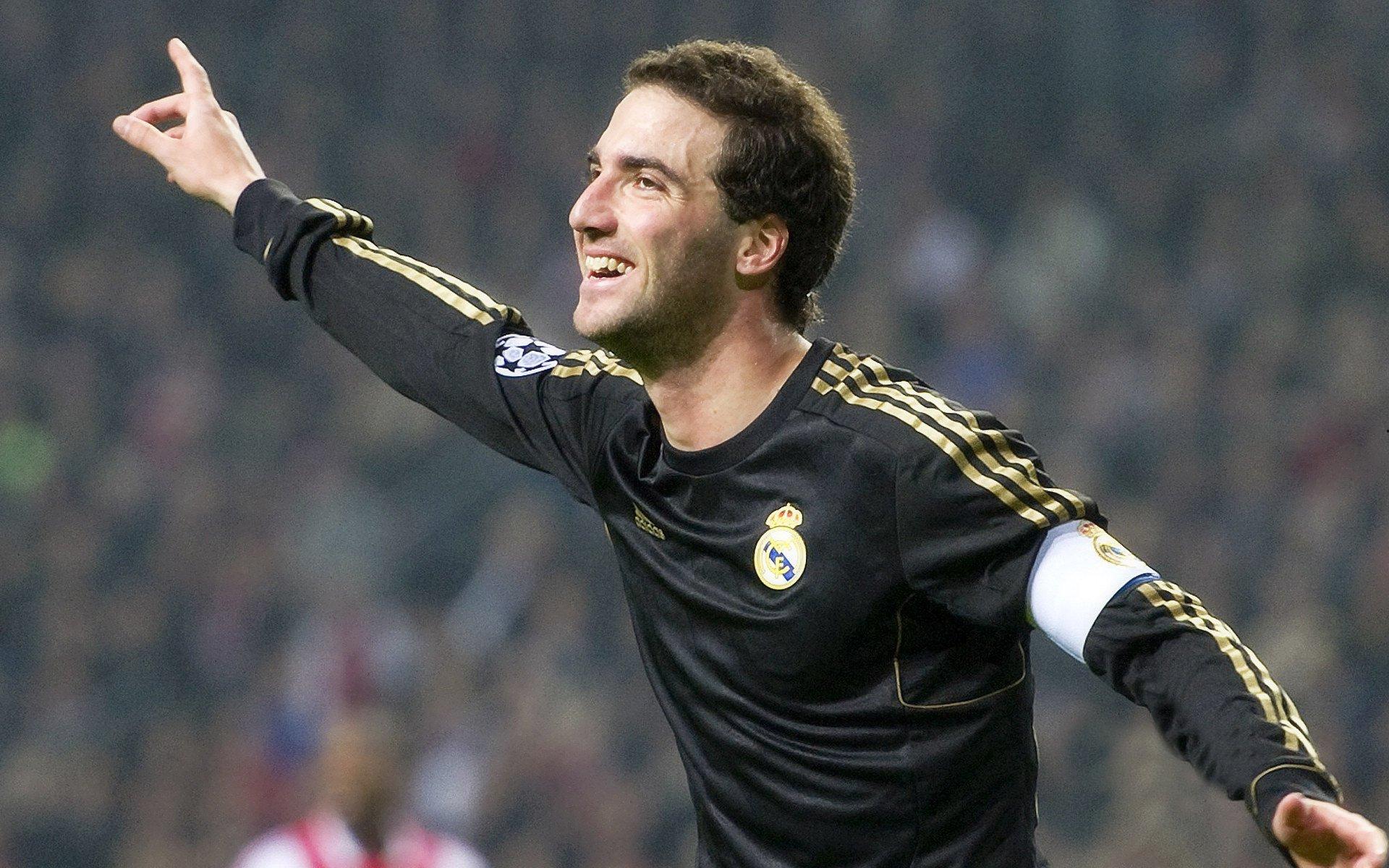 尼克斯4年7100万报价小哈哈达威 老鹰面临关键抉择